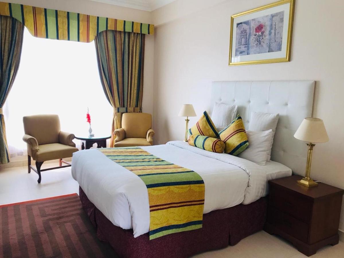 Beach Luxury Hotel Karachi Extérieur photo