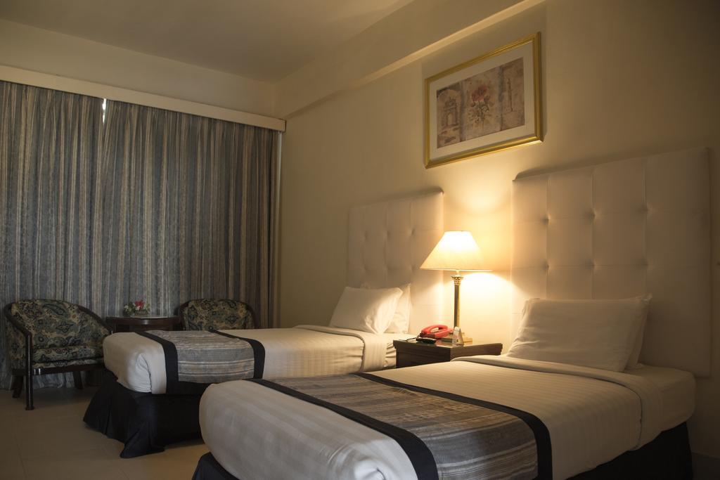 Beach Luxury Hotel Karachi Extérieur photo
