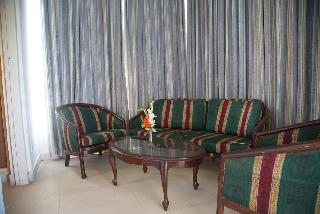 Beach Luxury Hotel Karachi Extérieur photo