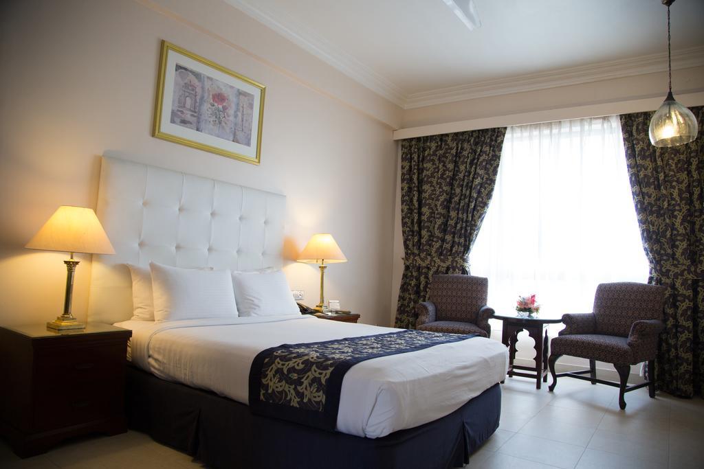 Beach Luxury Hotel Karachi Extérieur photo