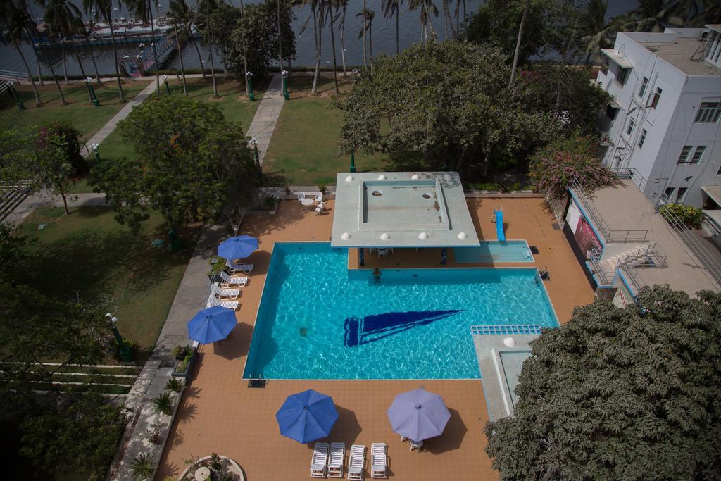 Beach Luxury Hotel Karachi Extérieur photo