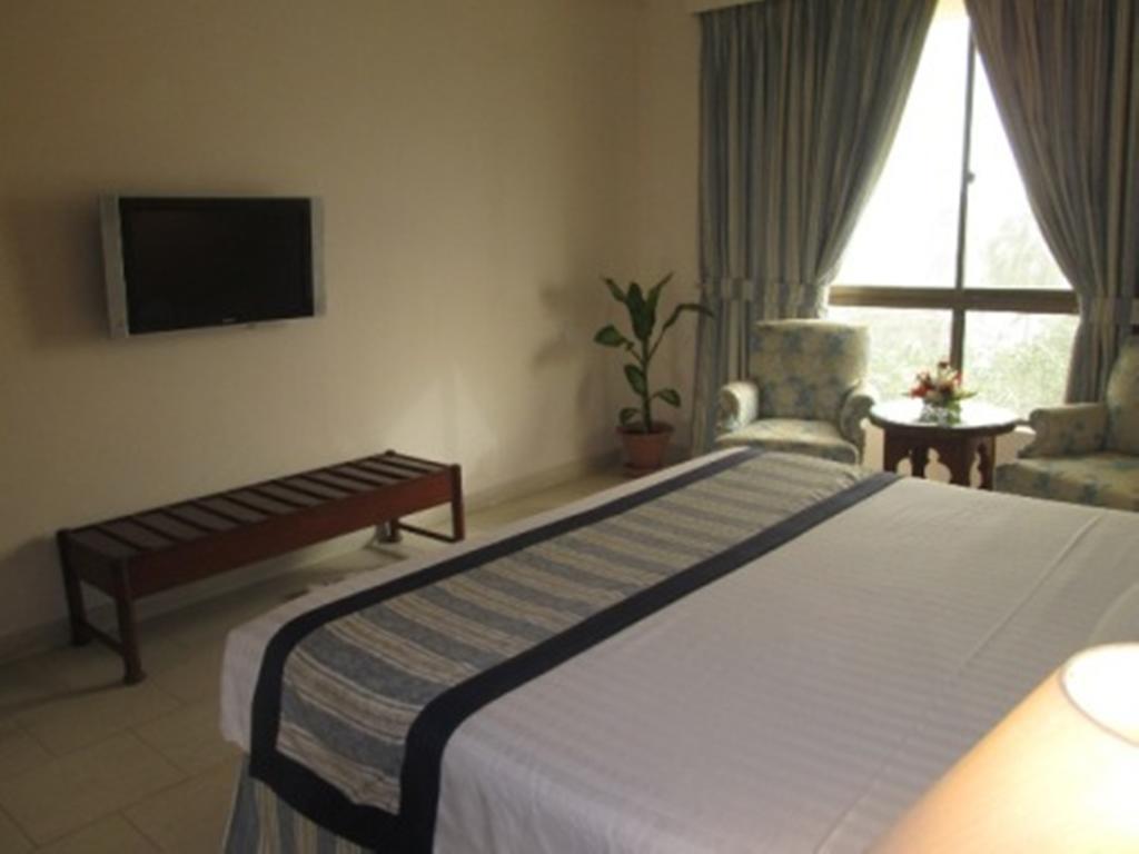 Beach Luxury Hotel Karachi Extérieur photo