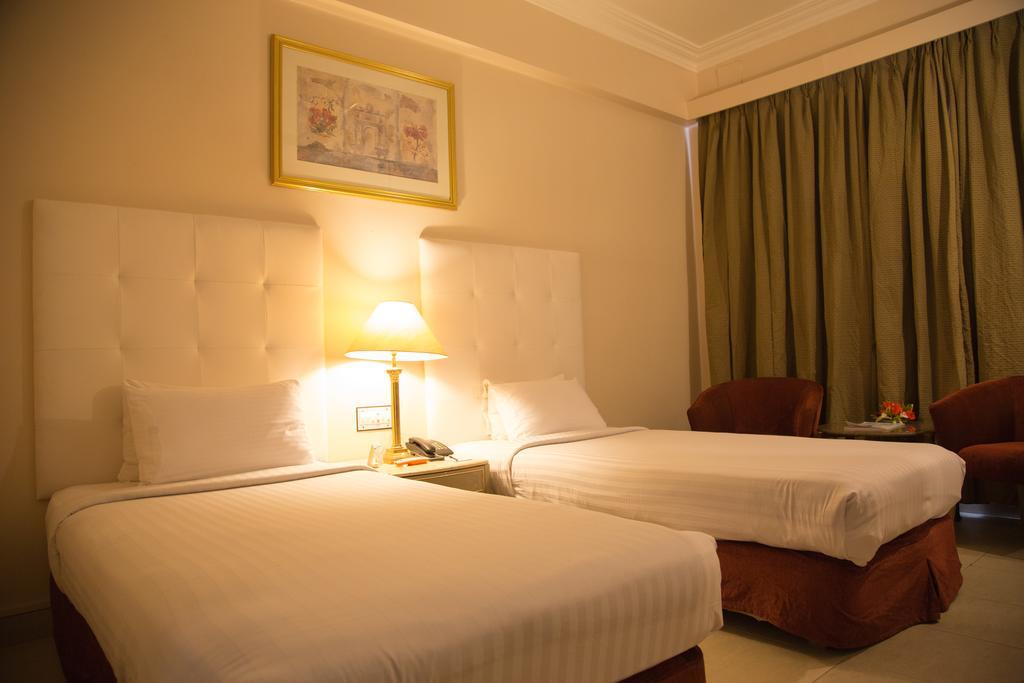 Beach Luxury Hotel Karachi Extérieur photo