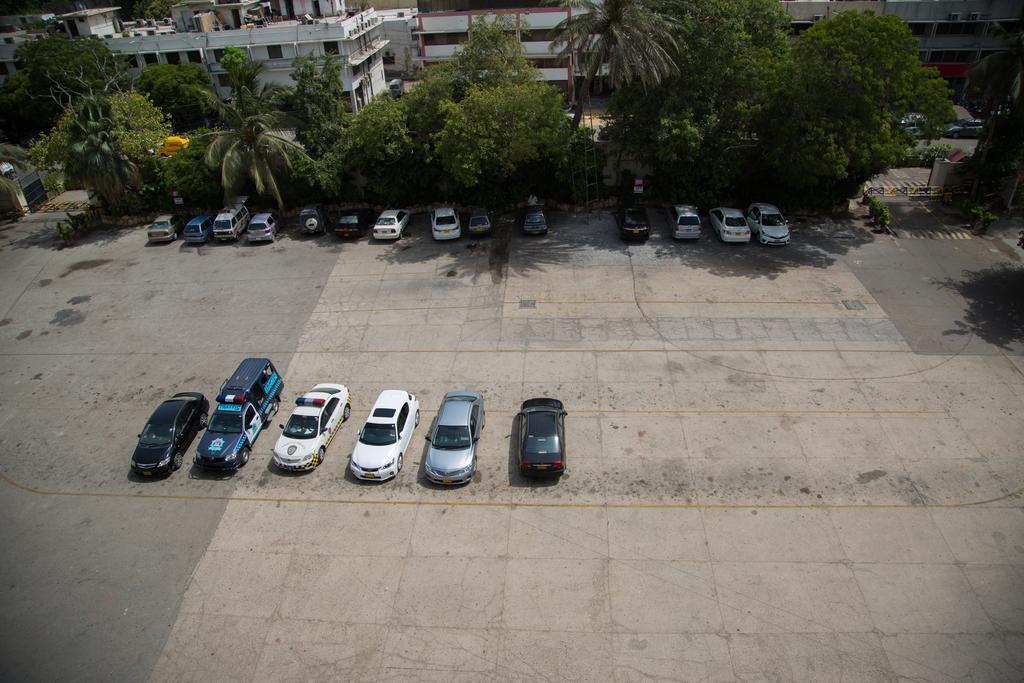 Beach Luxury Hotel Karachi Extérieur photo