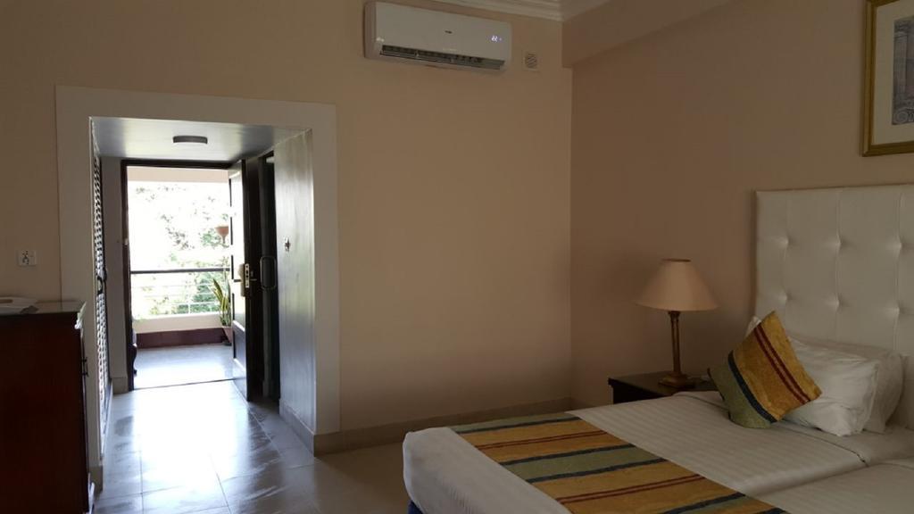 Beach Luxury Hotel Karachi Extérieur photo