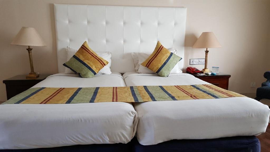 Beach Luxury Hotel Karachi Extérieur photo