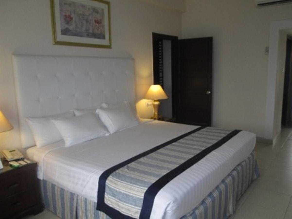Beach Luxury Hotel Karachi Extérieur photo